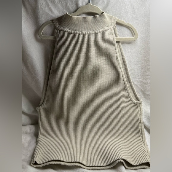 Aritzia Babaton Cream Sculpt Knit Mockneck Tank Sz Small - Picture 3 of 5